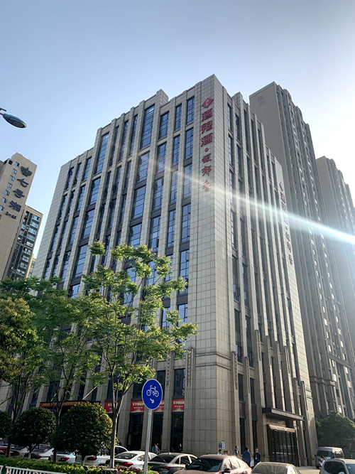 辦公樓中央空調(diào)、中央空調(diào)、湖南中央空調(diào)、中央空調(diào)節(jié)能改造、陜西中央空調(diào)、商用中央空調(diào)