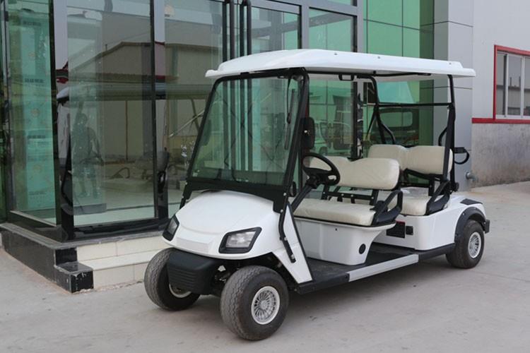 4座高爾夫球車