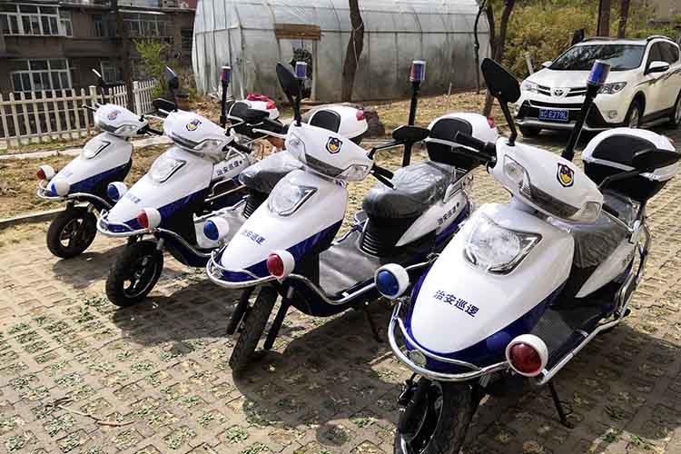 兩輪電動巡邏車不僅是警方機(jī)動巡邏的理想車輛，同時也是城管等執(zhí)法部門的好幫手