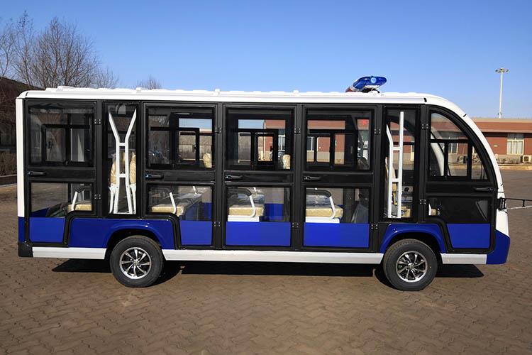 十四座電動觀光車簡潔的外觀造型，適用的功能配置，不求奢華，但求精致和實用