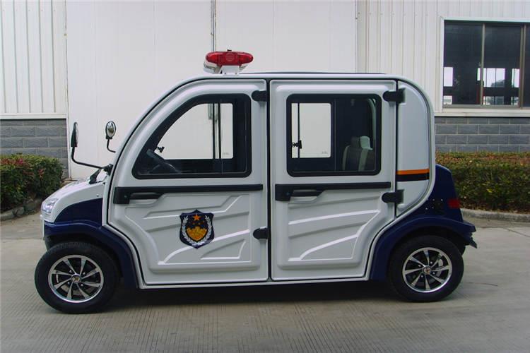 山東電動巡邏車室內(nèi)室內(nèi)的設(shè)備、行車記錄儀、電視、音箱、LED顯示屏、上下車刷卡功能都是需要按照滆湖要求來配置安裝的