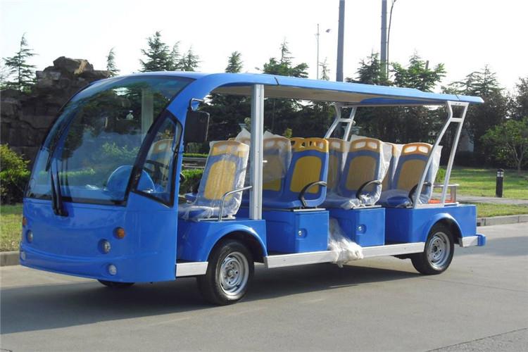 山東電動觀光車的后橋主減速器潤滑油須要每年更換1次；并須經常檢查是否有漏油現(xiàn)象